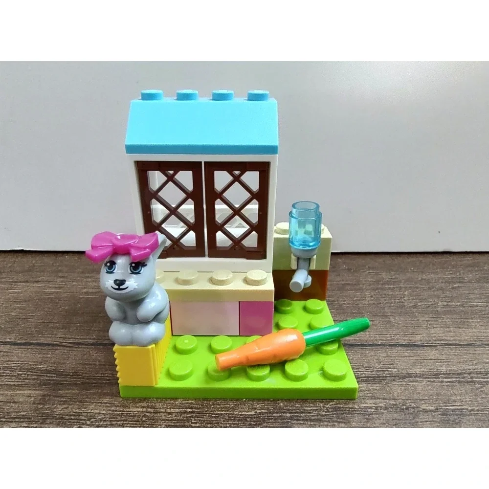 Lego Friends Junior Vet Clinic 10728 Gray Bunny Pen Carrot Bow Water Bottle Lot